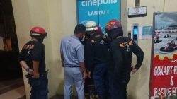 Tiga Pengunjung Terjebak di Lift Transmart Padang, Dievakuasi Cepat Damkar